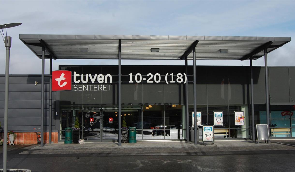 the entrance to the shopping mal Tuvensenteret in Notodden