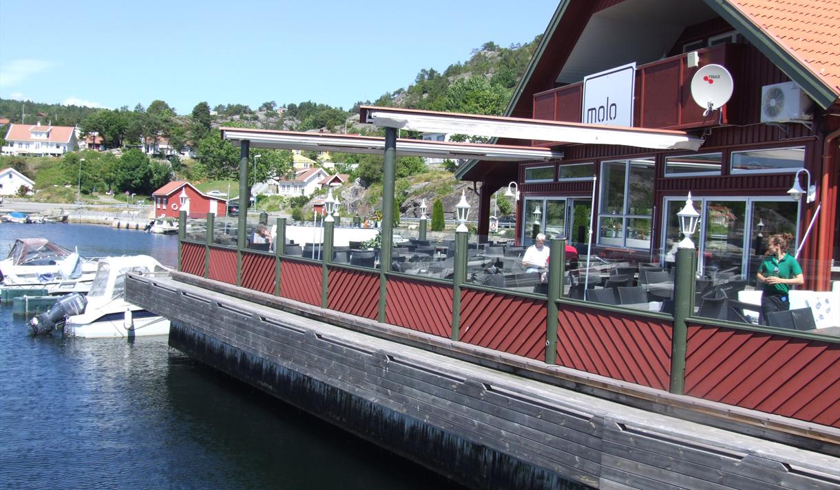 the terrace of the restaurant tastes at Valle