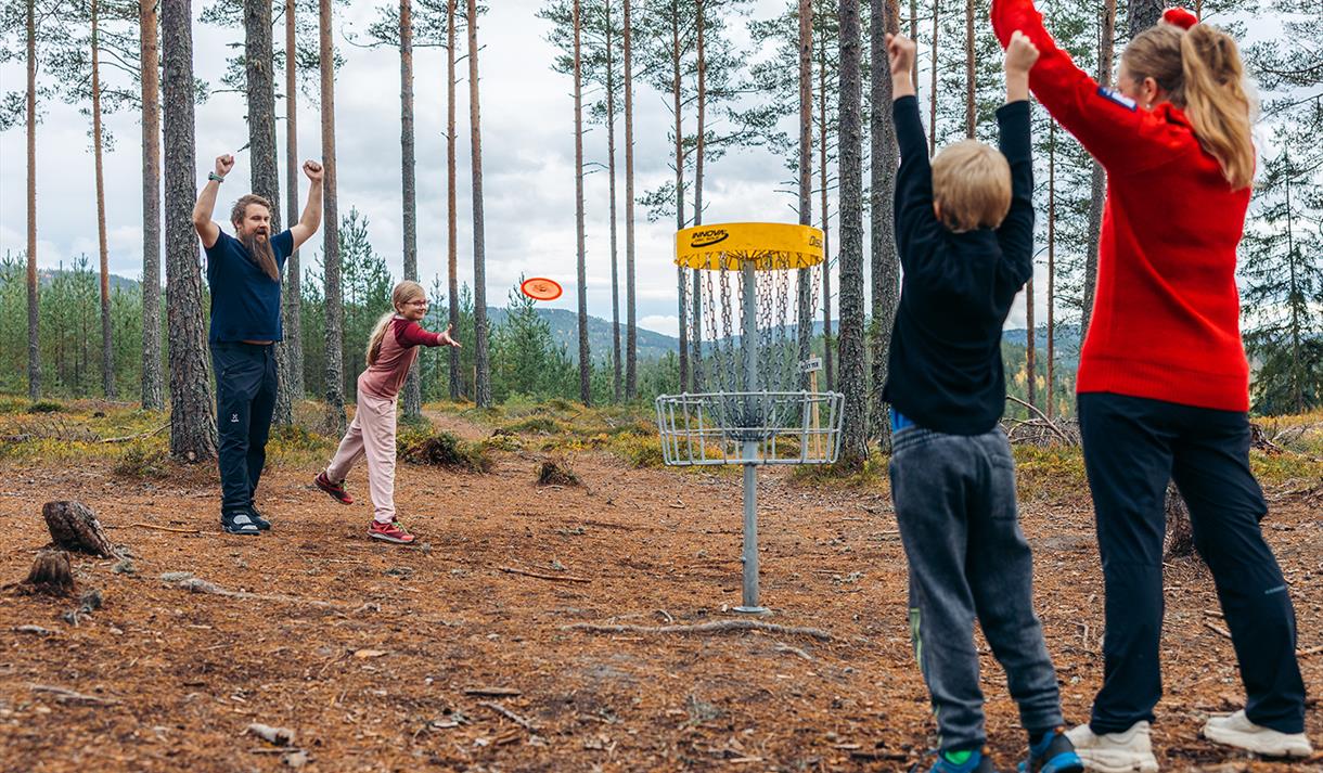 Family at Notodden Disc Golf.