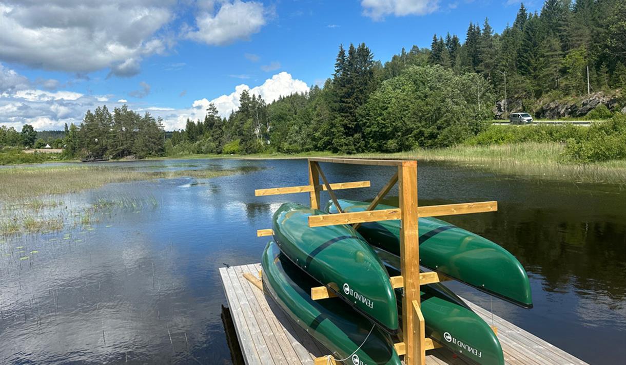 canoe for hire at Knut's grill